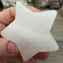 Bild in Galerie-Viewer laden, Pink Calcite / Mangano Calcite 2" Star #02
