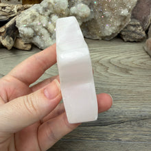 Carica l'immagine nel visualizzatore di Gallery, Pink Calcite / Mangano Calcite 3" Star #05
