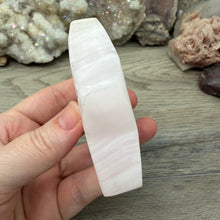 Carica l'immagine nel visualizzatore di Gallery, Pink Calcite / Mangano Calcite 3" Star #10

