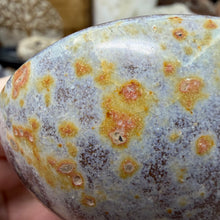 Carica l'immagine nel visualizzatore di Gallery, Agate Polished Geode #01
