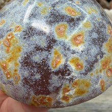 Carica l'immagine nel visualizzatore di Gallery, Agate Polished Geode #01
