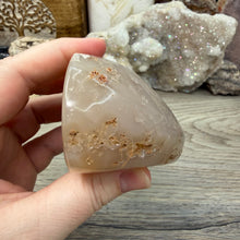 Load image into Gallery viewer, Agate Polished Geode #04
