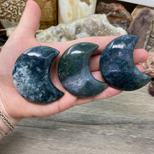 Load image into Gallery viewer, Moss Agate 2.25&quot; Moons
