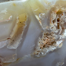 Load image into Gallery viewer, Agate Polished Geode #04
