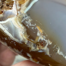 Load image into Gallery viewer, Agate Polished Geode #05
