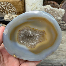 Bild in Galerie-Viewer laden, Agate Polished Geode #06
