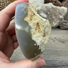 Bild in Galerie-Viewer laden, Agate Polished Geode #06
