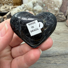 Bild in Galerie-Viewer laden, Black Tourmaline with Hematite Heart #01
