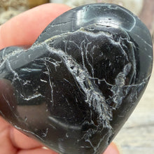 Bild in Galerie-Viewer laden, Black Tourmaline with Hematite Heart #01
