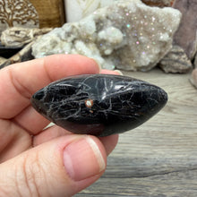 Bild in Galerie-Viewer laden, Black Tourmaline with Hematite Heart #02
