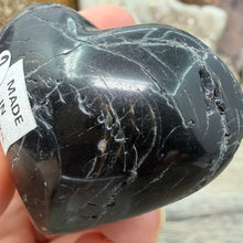 Bild in Galerie-Viewer laden, Black Tourmaline with Hematite Heart #02
