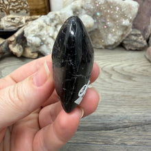Bild in Galerie-Viewer laden, Black Tourmaline with Hematite Heart #03
