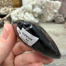 Bild in Galerie-Viewer laden, Black Tourmaline with Hematite Heart #04
