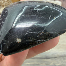 Bild in Galerie-Viewer laden, Black Tourmaline with Hematite Heart #04
