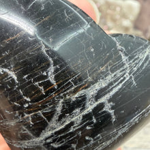 Bild in Galerie-Viewer laden, Black Tourmaline with Hematite Heart #05
