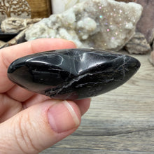 Bild in Galerie-Viewer laden, Black Tourmaline with Hematite Heart #07
