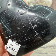Bild in Galerie-Viewer laden, Black Tourmaline with Hematite Heart #09
