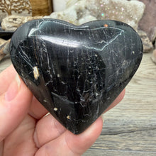 Bild in Galerie-Viewer laden, Black Tourmaline with Hematite Heart #10
