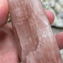 将图像加载到图库查看器中，Rose Calcite Freeform #01
