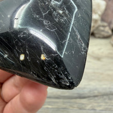 Bild in Galerie-Viewer laden, Black Tourmaline with Hematite Heart #10
