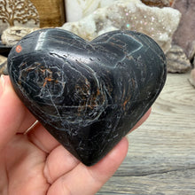 Bild in Galerie-Viewer laden, Black Tourmaline with Hematite Heart #11
