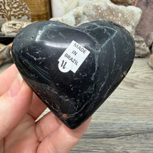 Bild in Galerie-Viewer laden, Black Tourmaline with Hematite Heart #11
