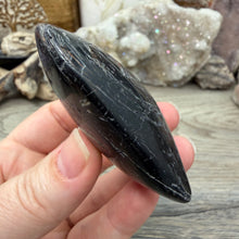 Bild in Galerie-Viewer laden, Black Tourmaline with Hematite Heart #11
