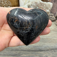 Bild in Galerie-Viewer laden, Black Tourmaline with Hematite Heart #11
