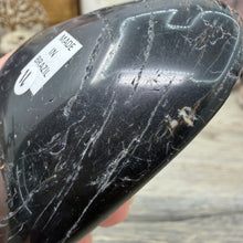 Bild in Galerie-Viewer laden, Black Tourmaline with Hematite Heart #11
