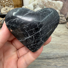 Carica l'immagine nel visualizzatore di Gallery, Black Tourmaline with Hematite Heart #12
