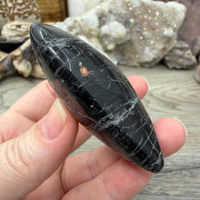 Carica l'immagine nel visualizzatore di Gallery, Black Tourmaline with Hematite Heart #12
