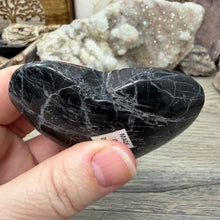 Carica l'immagine nel visualizzatore di Gallery, Black Tourmaline with Hematite Heart #12
