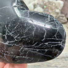 Carica l'immagine nel visualizzatore di Gallery, Black Tourmaline with Hematite Heart #12

