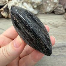 Carica l'immagine nel visualizzatore di Gallery, Black Tourmaline with Hematite Heart #13
