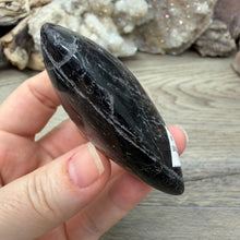Carica l'immagine nel visualizzatore di Gallery, Black Tourmaline with Hematite Heart #14
