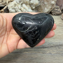 Carica l'immagine nel visualizzatore di Gallery, Black Tourmaline with Hematite Heart #14
