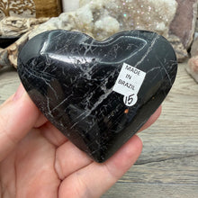 Carica l'immagine nel visualizzatore di Gallery, Black Tourmaline with Hematite Heart #15
