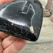 Carica l'immagine nel visualizzatore di Gallery, Black Tourmaline with Hematite Heart #15
