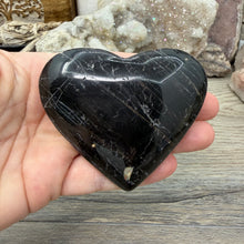Carica l'immagine nel visualizzatore di Gallery, Black Tourmaline with Hematite Heart #15
