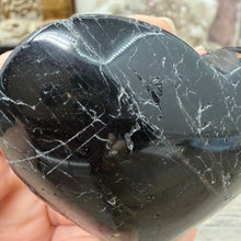 Carica l'immagine nel visualizzatore di Gallery, Black Tourmaline with Hematite Heart #15
