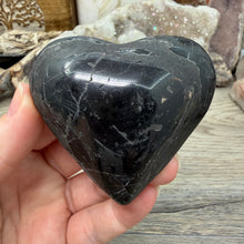 Carica l'immagine nel visualizzatore di Gallery, Black Tourmaline with Hematite Heart #16
