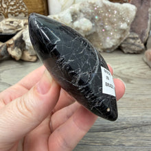 Carica l'immagine nel visualizzatore di Gallery, Black Tourmaline with Hematite Heart #17
