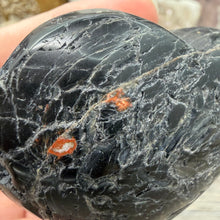 Bild in Galerie-Viewer laden, Black Tourmaline with Hematite Heart #18
