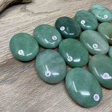 Chargez l&#39;image dans la visionneuse de la galerie, Green Aventurine Pillow Palm Stones
