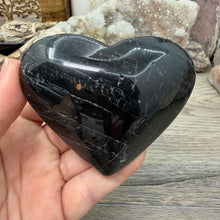 Carica l'immagine nel visualizzatore di Gallery, Black Tourmaline with Hematite Heart #21
