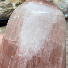 将图像加载到图库查看器中，Rose Calcite Freeform #10
