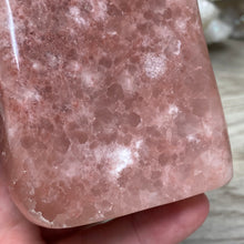 将图像加载到图库查看器中，Rose Calcite Freeform #11
