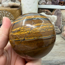 Bild in Galerie-Viewer laden, Tiger Iron 65mm Sphere #01
