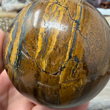 Bild in Galerie-Viewer laden, Tiger Iron 65mm Sphere #01
