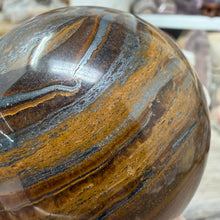 Bild in Galerie-Viewer laden, Tiger Iron 65mm Sphere #01
